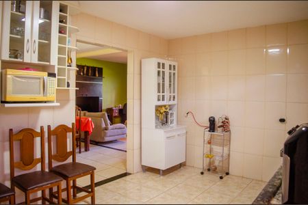 Casa à venda com 450m², 4 quartos e 5 vagas Casa à venda com 450m², 4 quartos e 5 vagasCozinha