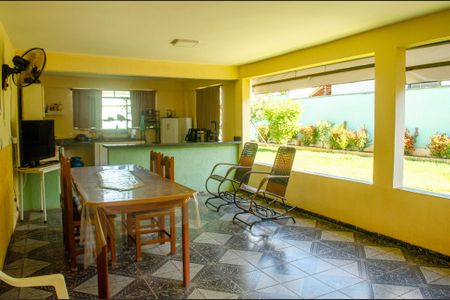 Casa à venda com 450m², 4 quartos e 5 vagas Casa à venda com 450m², 4 quartos e 5 vagasÁrea gourmet