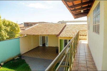 Casa à venda com 450m², 4 quartos e 5 vagas Casa à venda com 450m², 4 quartos e 5 vagasVista da Sacada