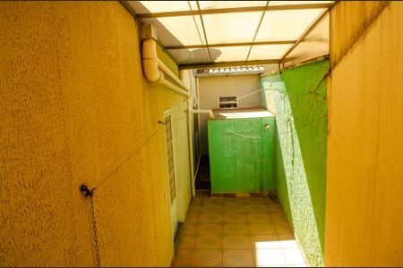 Casa à venda com 450m², 4 quartos e 5 vagas Casa à venda com 450m², 4 quartos e 5 vagasQuintal