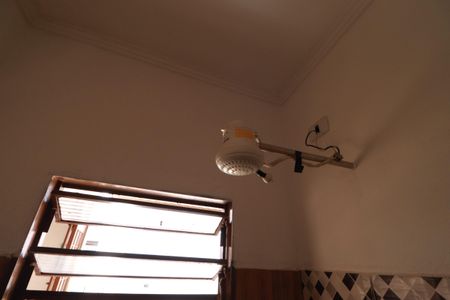 Casa para alugar com 70m², 2 quartos e 2 vagasBanheiro suite 