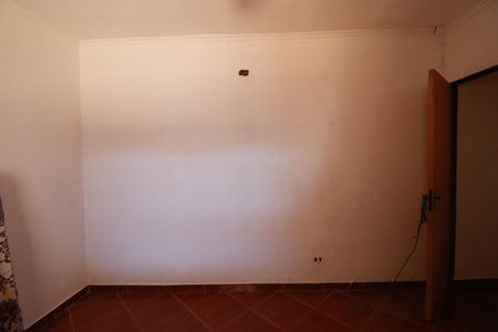 Casa para alugar com 70m², 2 quartos e 2 vagasSuite 