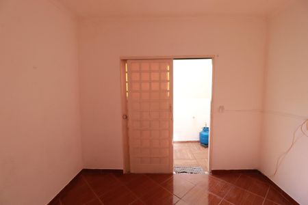 Casa para alugar com 70m², 2 quartos e 2 vagasQuarto 1