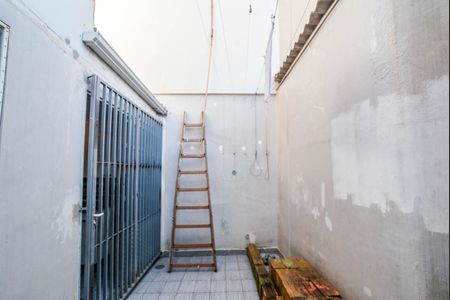 Quintal de casa à venda com 3 quartos, 253m² em Vila Scarpelli, Santo André