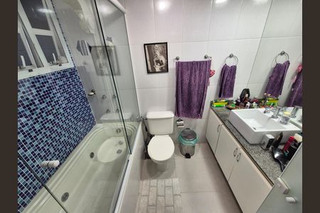 Casa de condomínio à venda com 260m², 4 quartos e 3 vagas
