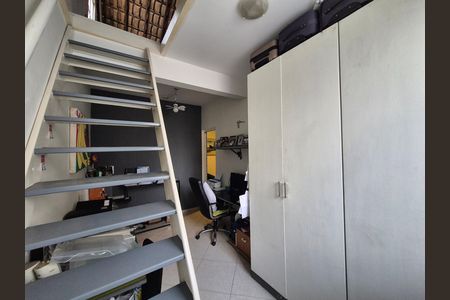 Casa de condomínio à venda com 260m², 4 quartos e 3 vagas