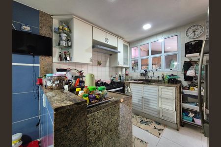 Casa de condomínio à venda com 260m², 4 quartos e 3 vagas