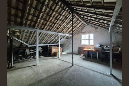 Casa de condomínio à venda com 260m², 4 quartos e 3 vagas