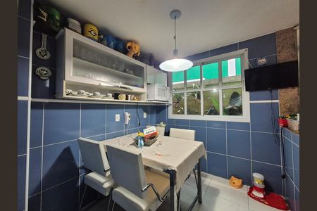 Casa de condomínio à venda com 260m², 4 quartos e 3 vagas
