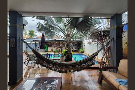 Casa de condomínio à venda com 260m², 4 quartos e 3 vagas