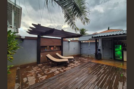 Casa de condomínio à venda com 260m², 4 quartos e 3 vagas