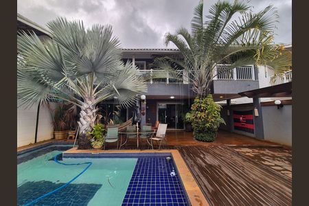 Casa de condomínio à venda com 260m², 4 quartos e 3 vagas