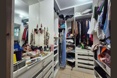 Casa de condomínio à venda com 260m², 4 quartos e 3 vagas