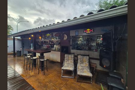 Casa de condomínio à venda com 260m², 4 quartos e 3 vagas