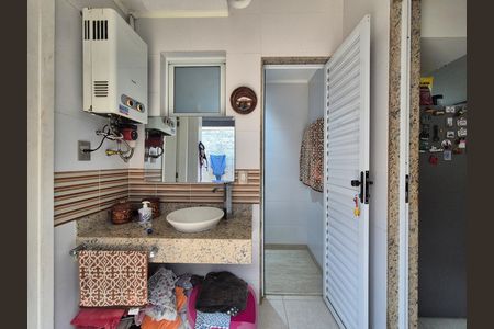 Casa de condomínio à venda com 260m², 4 quartos e 3 vagas