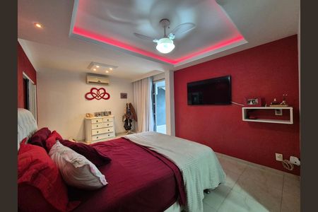 Casa de condomínio à venda com 260m², 4 quartos e 3 vagas