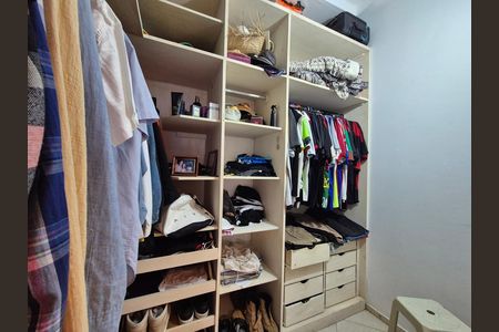 Casa de condomínio à venda com 260m², 4 quartos e 3 vagas