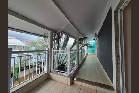 Casa de condomínio à venda com 260m², 4 quartos e 3 vagas