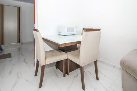 Casa para alugar com 55m², 2 quartos e sem vaga Casa para alugar com 55m², 2 quartos e sem vagaSala