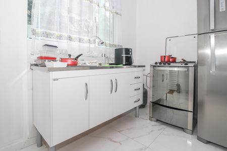 Cozinha de casa para alugar com 2 quartos, 55m² em Vila Ipojuca, São Paulo