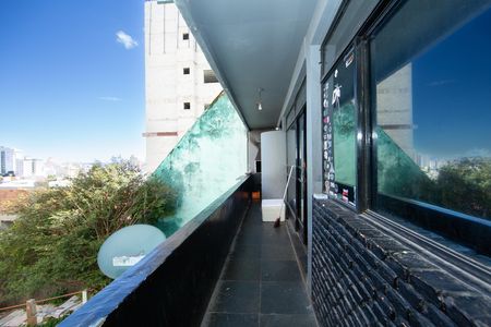 Casa à venda com 254m², 4 quartos e 1 vaga Casa à venda com 254m², 4 quartos e 1 vagaVARANDA