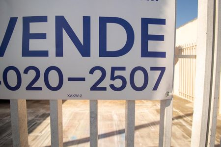 Casa à venda com 90m², 3 quartos e 1 vaga Casa à venda com 90m², 3 quartos e 1 vagaDetalhe