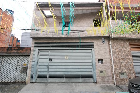 Fachada  de casa à venda com 3 quartos, 120m² em Cidade Antônio Estêvão de Carvalho, São Paulo