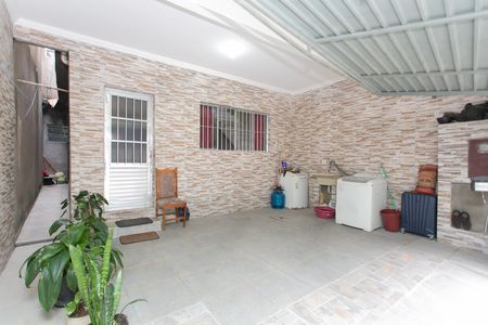 Garagem  de casa à venda com 3 quartos, 120m² em Cidade Antônio Estêvão de Carvalho, São Paulo