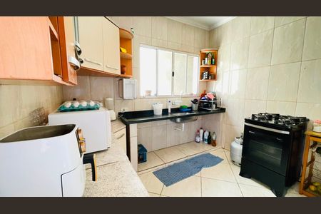 Cozinha de casa de condomínio para alugar com 3 quartos, 140m² em Caucaia do Alto, Cotia