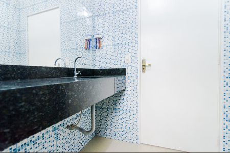Banheiro Social  de casa para alugar com 3 quartos, 150m² em Jardim Santa Maria, Guarulhos