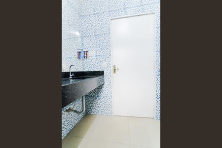 Casa para alugar com 150m², 3 quartos e 2 vagasBanheiro Social 