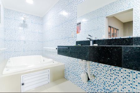 Casa para alugar com 150m², 3 quartos e 2 vagasBanheiro da Suíte