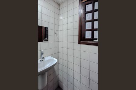 Casa para alugar com 110m², 2 quartos e 1 vaga Casa para alugar com 110m², 2 quartos e 1 vagaBanheiro