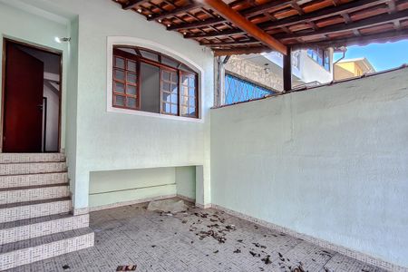Garagem de casa para alugar com 2 quartos, 110m² em Jardim da Gloria, São Paulo