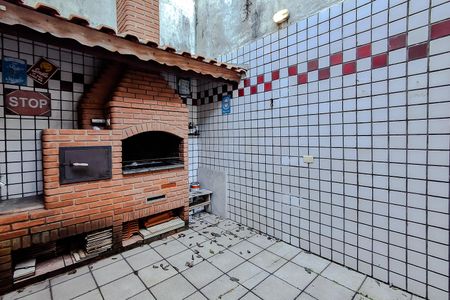 Área externa de casa para alugar com 2 quartos, 110m² em Jardim da Gloria, São Paulo