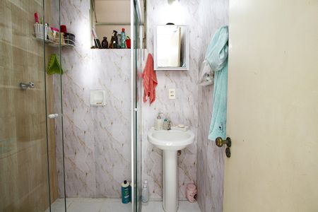 Banheiro Social de apartamento à venda com 2 quartos, 64m² em Carlos Prates, Belo Horizonte