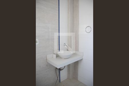 Banheiro da Suíte de apartamento à venda com 2 quartos, 67m² em Setor dos Funcionários, Goiânia