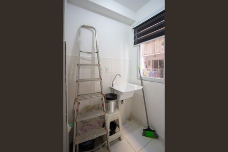 Área de Serviço de apartamento para alugar com 2 quartos, 52m² em Vista Alegre, São Gonçalo