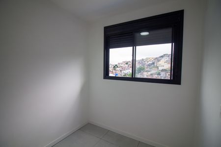Quarto 2 de apartamento para alugar com 2 quartos, 38m² em Jardim São Luís, São Paulo