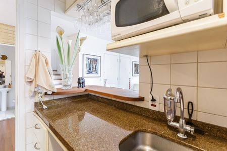 Cozinha de apartamento para alugar com 2 quartos, 75m² em Moema, São Paulo