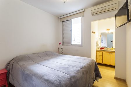Suíte 2 de apartamento para alugar com 2 quartos, 75m² em Moema, São Paulo