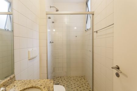 Banheiro da Suíte 1 de apartamento para alugar com 2 quartos, 75m² em Moema, São Paulo