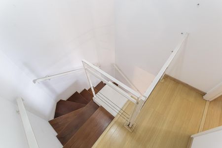 Apartamento para alugar com 75m², 2 quartos e 1 vagaEscada