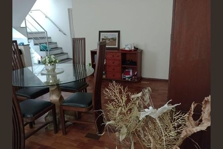 Casa de Condomínio à venda com 3 quartos, 254m² em Jardim Vazani, São Paulo