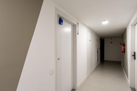 Apartamento à venda com 31m², 1 quarto e sem vaga Apartamento à venda com 31m², 1 quarto e sem vagaLockbox