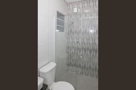 Banheiro de kitnet/studio para alugar com 1 quarto, 20m² em Lapa de Baixo, São Paulo