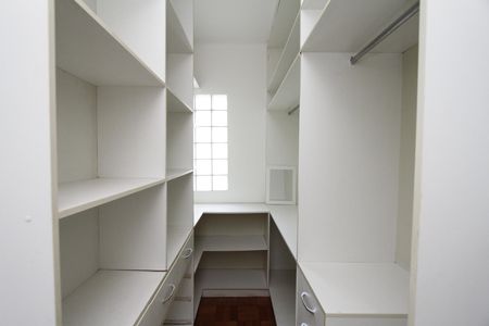 Apartamento à venda com 318m², 4 quartos e 2 vagasCloset da suíte