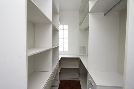 Apartamento à venda com 318m², 4 quartos e 2 vagasCloset da suíte