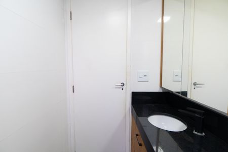 Apartamento à venda com 55m², 2 quartos e 1 vaga Apartamento à venda com 55m², 2 quartos e 1 vagaBanheiro
