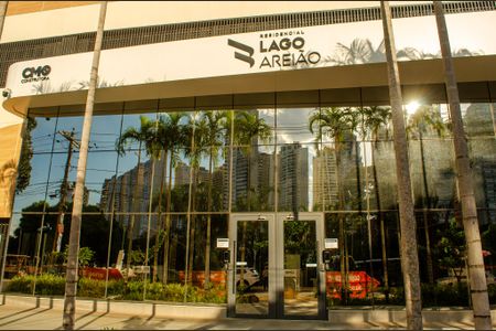 Apartamento para alugar com 75m², 2 quartos e 1 vaga Apartamento para alugar com 75m², 2 quartos e 1 vagaFachada e portaria